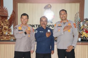 Kabid Humas Polda Bali Didampingi Kapolres Tabanan Kunjungi Ruang Humas Dan Berikan Motivasi