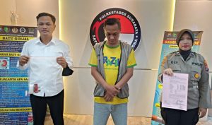Sopir Pengedar Sabu, di Surabaya Ditangkap Satnarkoba Polrestabes Surabaya di Rumahnya.