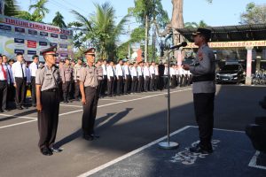 Tiga Personil Polres Badung Memperoleh Kenaikan Pangkat Pengabdian.