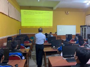 Tingkatkan Kesadaran Hukum Remaja, Bapas Kediri Laksanakan “Bapas Kediri Goes To School” ke SMKN Muhammadiyah 2 Kediri