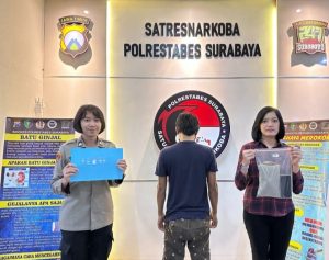Polisi Temukan Sabu di Atas Rak Piring Dapur Saat Penggerebekan di Rumah Pelaku