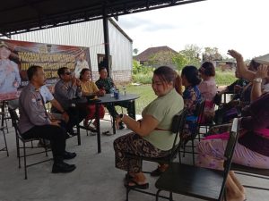 Jumat Curhat Waka Polsek Kuta Utara Dengar Keluhan Ibu Ibu PKK Banjar Campuan