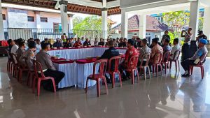 Kapolsek Kuta Dampingi PJU Polresta Denpasar Dengarkan Keluhan Masyarakat Dalam Program Jumat Curhat