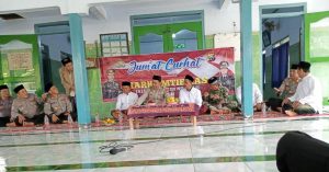 Jum’at Curhat, Wakapolres Nganjuk Imbau Jamaah untuk Bijak Bermedsos