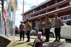 Kapolres AKBP Teguh Priyo Wasono  Pantau Pelaksanaan Pendaftaran Balon Legislatif