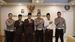 Tekan Angka Laka Lantas, Satlantas Polres Gresik Datangi Sekolah Sosialisasi