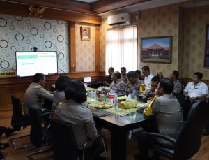 Kapolres Badung Ikuti kegiatan Zoom Meeting Yang Dipimpin Mentri Dalam Negeri
