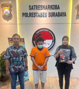 Satnarkoba Polrestabes Surabaya Tangkap Pengedar Sabu Modus Penjual Pakaian