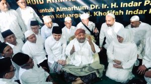 Gubernur Khofifah Ajak Masyarakat Sholawatan Burdah Bersama Habib Ahmad Bin Ismail Al Aydrus