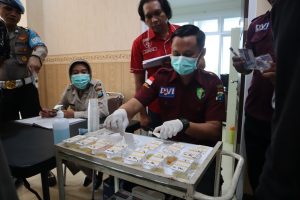 Polres Gresik Test Urine Anggota Secara Acak