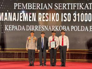 Satuan Reserse Narkoba Polda Bali Menerima sertifikat Manajemen Resiko ISO 31000:2018 Dari Wamenkumham RI