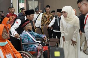 Gubernur Khofifah Bersama Jemaah Haji Peringati Hari Lanjut Usia Nasional 2023