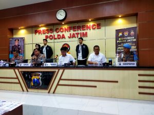 Siber Ditreskrimsus Polda Jatim berhasil mengamankan penipuan migran yang telah merugikan banyak korban