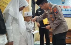 Kapolsek Manyar gelar Doa Bersama Dan Santunan Anak Yatim