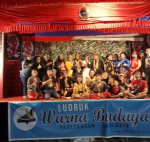 Ludruk Warna Budaya Meriahkan Sedekah Bumi di Kampung Sukomanunggal