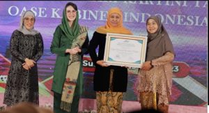 Gubernur Khofifah Beri Penghargaan kepada 38 Perempuan Berprestasi dan Berjasa se-Jatim