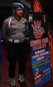 Polres Sumenep Pasang Banner Larangan Anggota Polri Masuk Tempat Hiburan