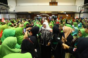 Di Harlah PCI Muslimat NU Hong Kong – Macao, Gubernur Khofifah Tekankan Kewaspadaan Penipuan dan Pemerasan pada PMI