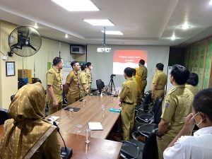 TINGKATKAN NASIONALISME, SELURUH ASN DAN NON ASN PEMKOT SURABAYA TIAP HARI WAJIB NYANYIKAN LAGU NASIONAL
