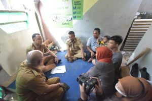 WALI KOTA ERI CAHYADI TURUN LANGSUNG AJAK WARGA BEKERJA LEWAT PROGRAM PADAT KARYA