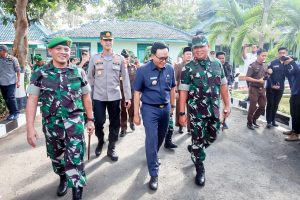 BUPATI PAMEKASAN DAPAT HADIAH KHUSUS DARI PANGDAM V BRAWIYAYA, KAGUM FORKOPIMDA KOMPAK
