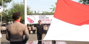 Kompol Jalaludin Pimpin Upacara Bendera Peringatan Hari Lahir Pancasila Di Mapolres Sampang