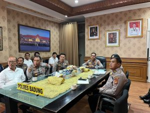 Kapolres AKBP Teguh Priyo Wasono Ikuti Zoom Meeting Hari Bhayangkara ke-77