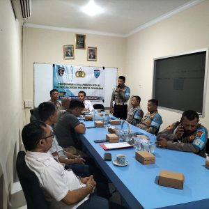 Propam Polresta Denpasar Berikan Pembinaan Tentang Etika Profesi Kepolisian Kepada Personil Polsek Benoa.