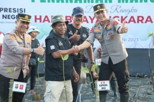 Dalam Rangka Hari Bhayangkara Ke-77 Gerakan Tanam Mangrove Ala Kapolda Bali