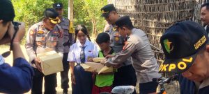 Kapolres Karangasem Melaksanakan Giat Sosial Salurkan Bantuan, Dalam Rangka HUT Bhayangkara ke 77.