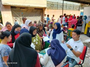 Garage Sale..!! Kantor Kelurahan Sidodadi Digeruduk Emak-emak