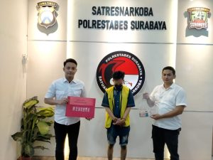 Satnarkoba Polrestabes Surabaya Berhasil Amankan 7 poket Sabu, Yang Disimpan Dibawah Kasur