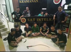 Polisi amankan Gangster yang akan tawuran di Surabaya