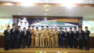 Kukuhkan Pengurus Dewan Pendidikan, Bupati Sampang Ajak Kolaborasi Tingkatkan IPM