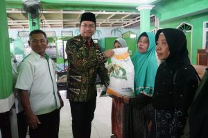 Bupati Sidoarjo Pastikan Penyaluran Bansos Beras ke KPM Berjalan Lancar