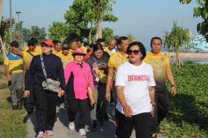 Meriah, Usai Giat Jalan Santai Hari Bhayangkara ke-77 Polres Bandara Ngurah Rai Gelar Lomba Stand Up Komedi