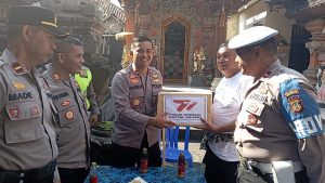 Anjangsana Sambut HUT Bhayangkara ke-77, Kapolsek Denpasar Barat Kunjungi Purnawirawan Polri