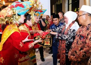 Gathering Bersama Warga Jatim di Sumbar, Gubernur Khofifah Perkuat Program Antar Kedua Daerah