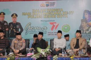 Jelang Hari Bhayangkara ke-77, Polres Kediri Kota Gelar Dzikrul Ghofilin Bersama Ribuan Jama’ah