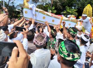 Kombes Pol.Satake Bayu S.I.K ,M.si : ACARA PELEBON IDA TJOKORDA NGURAH JAMBE PEMECUTAN, SH. (RAJA IDA TJOKORDA DENPASAR IX) Berjalan Sukses