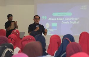 Warga Bubutan Surabaya Diajak Lebih Aman dalam Akses Dunia Digital