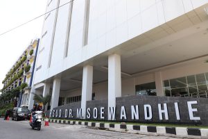 PASIEN MENINGGAL DI RSUD DR SOEWANDHIE, DIRUT: DUA KALI MENOLAK DIRUJUK, ADA BUKTINYA