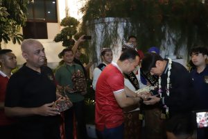 APRESIASI PECINTA SEPAK BOLA, PSSI BERSAMA BSI DAN PEMKOT SURABAYA HADIRKAN TIMNAS INDONESIA DAN PALESTINA DI TENGAH RIBUAN MASYARAKAT