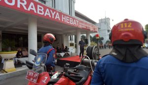 DI SURABAYA AUTO FASHION, PEMKOT SURABAYA PAMER WALANG KADUNG