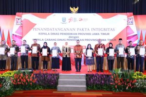 Komite dan Kepala Sekolah SMA/SMK/SLB Negeri Se Jatim Tandatangani Pakta Integritas