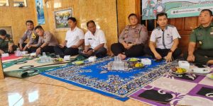 Jum’at Curhat Bersama Toga-Tomas, Kapolsek Klampis : Jaga Kamtibmas Jelang Pilkades Tahap 3 !