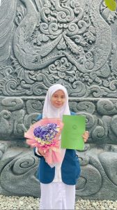 PENERIMA BEASISWA KEDOKTERAN BUPATI PAMEKASAN LULUS SKRIPSI, JANJI AKAN BERIKAN YANG TERBAIK