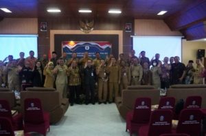 Pemprov Jatim Dukung Gerakan Pencanangan dan Pembagian 10 Juta Bendera Merah Putih