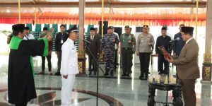 Bersama Forkopimda, Kapolres Bangkalan Hadiri Pelantikan Kades Banyoneng Laok di Pendopo Agung