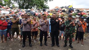 Polda Bali Mensosialisaikan Pentingnya Menjaga Kebersihan Melalui Program Jumat Curhat